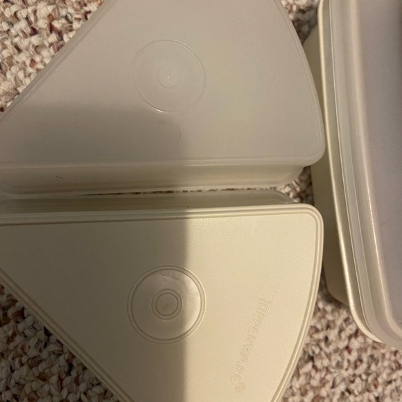 Various Vintage Tupperware Containers, square and pie - Picture 14 of 14